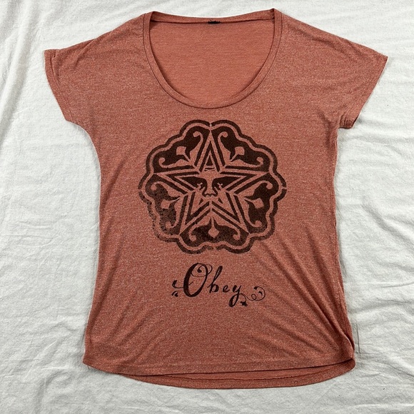 Obey Tops - Vintage Obey T-shirt